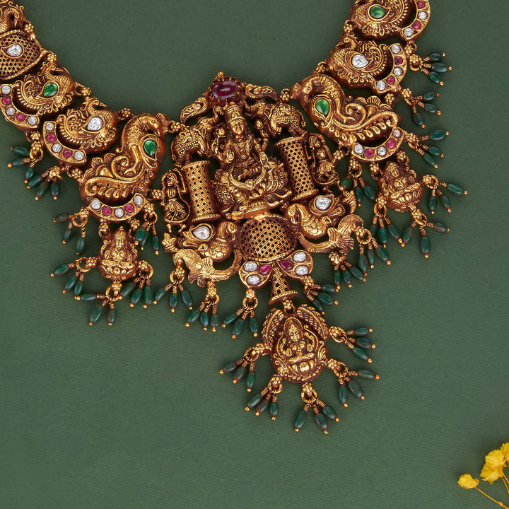 Stunning 3D Spl Short Necklace