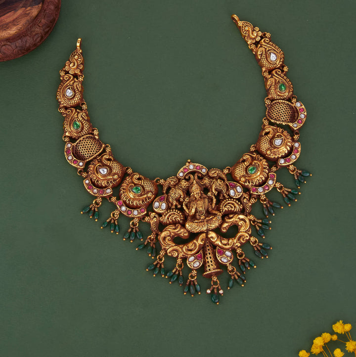 Elegant Nagas Short Necklace