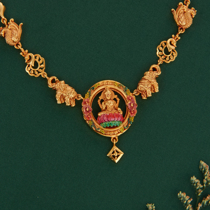 Elegance 3D Spl Short Necklace