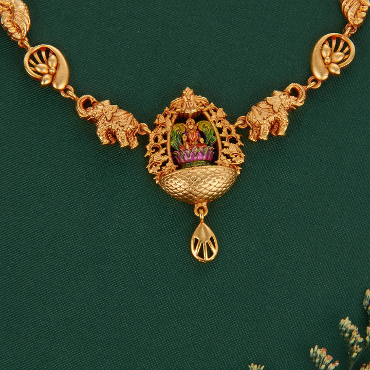 Ishmira 3D Spl Short Necklace