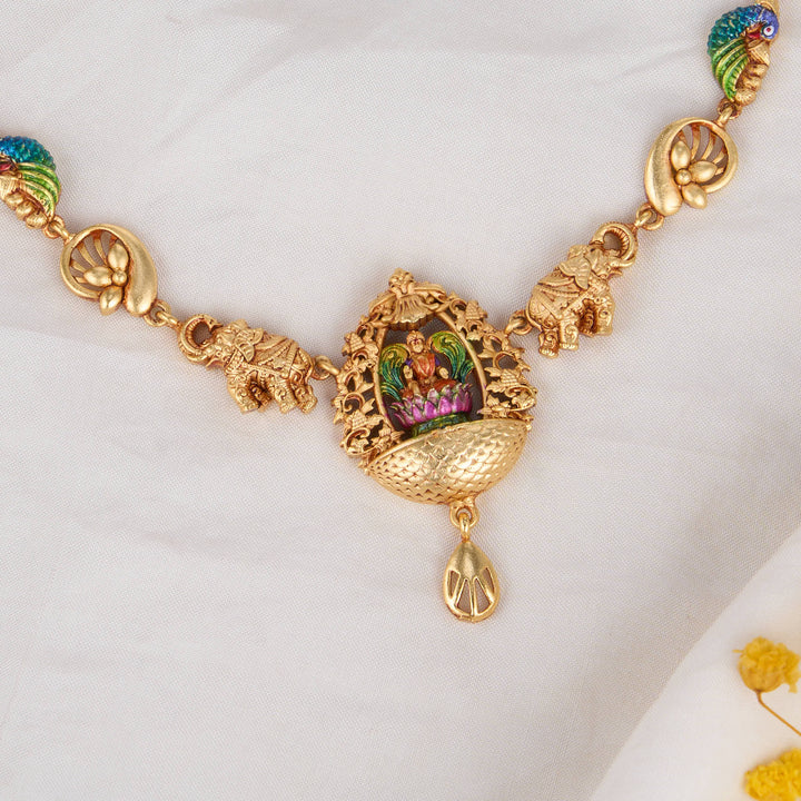 Ishmira 3D Spl Short Necklace
