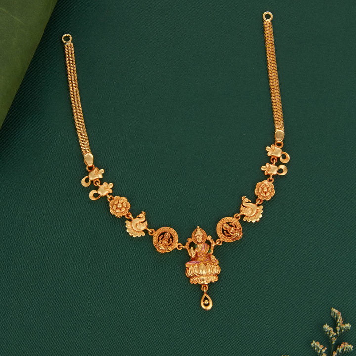 Akarshika 3D Spl Short Necklace