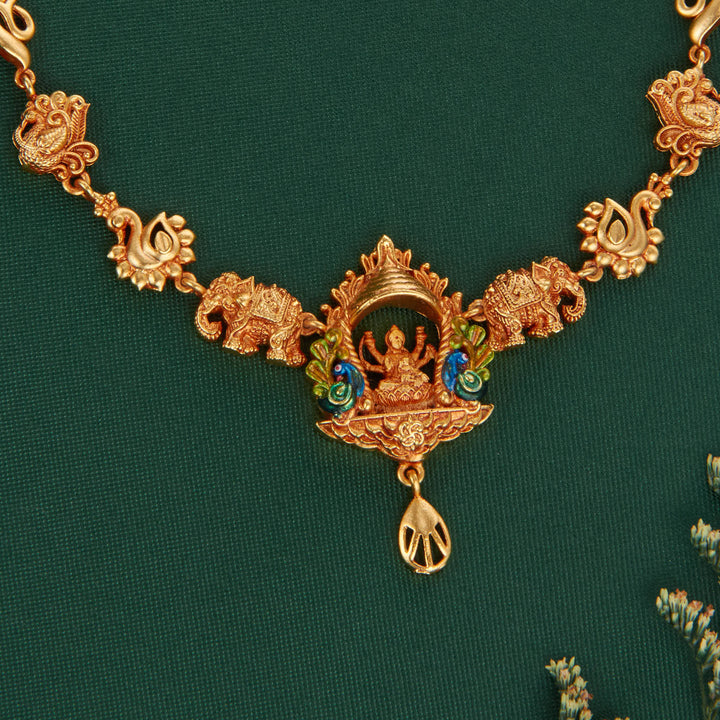 Darshaka Short Necklace