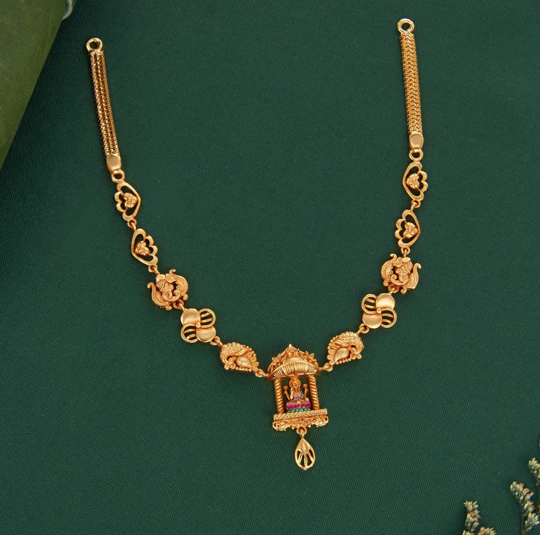 Vinisha Short Necklace
