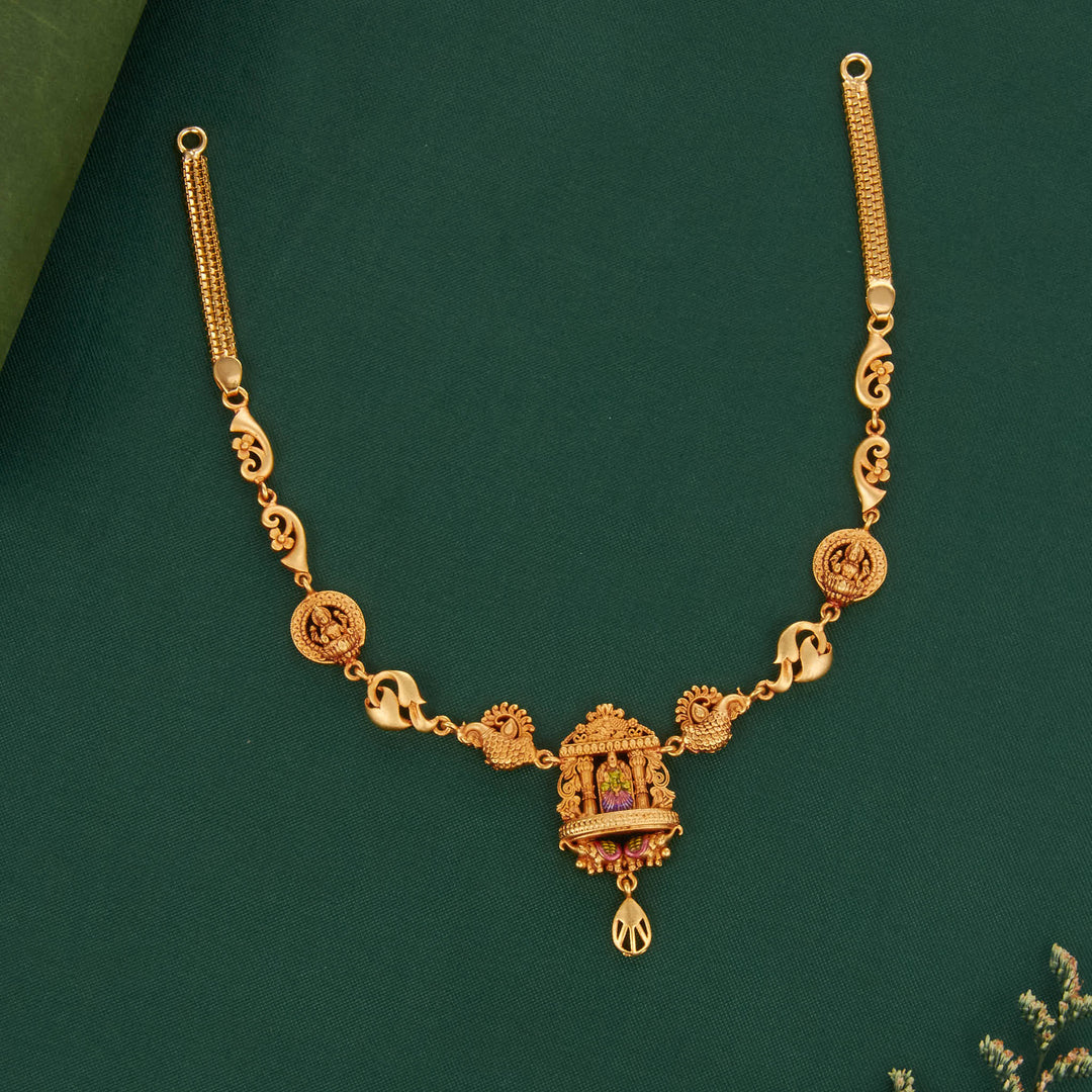 Yasika Short Necklace