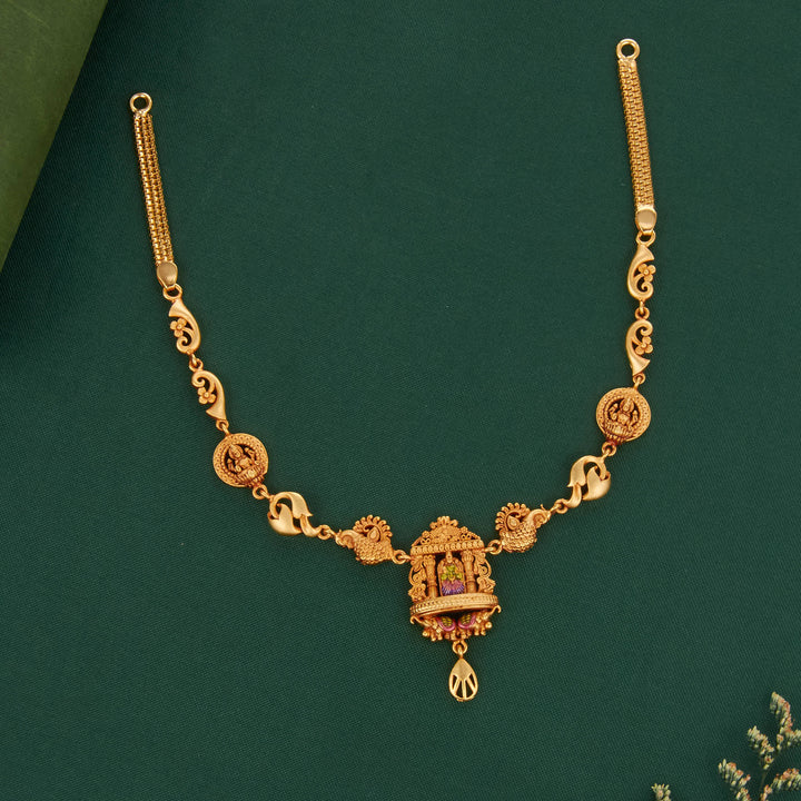 Yasika Short Necklace