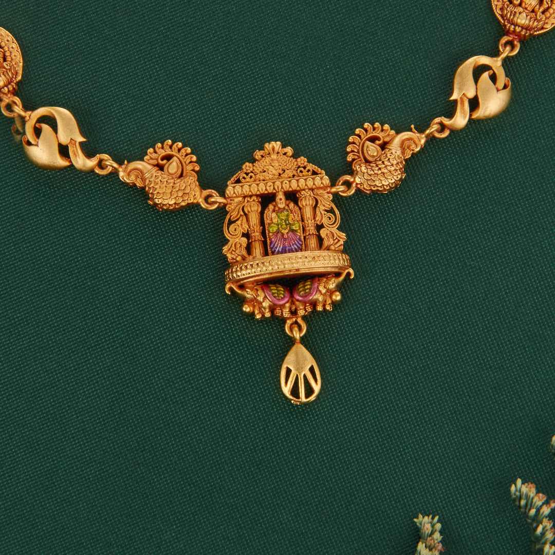 Yasika Short Necklace