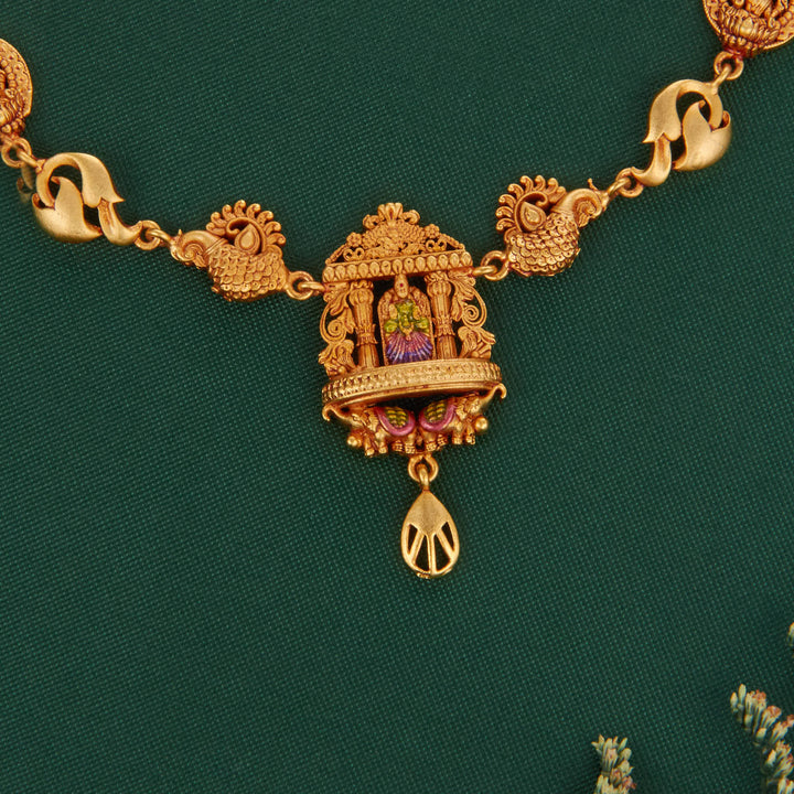 Yasika Short Necklace
