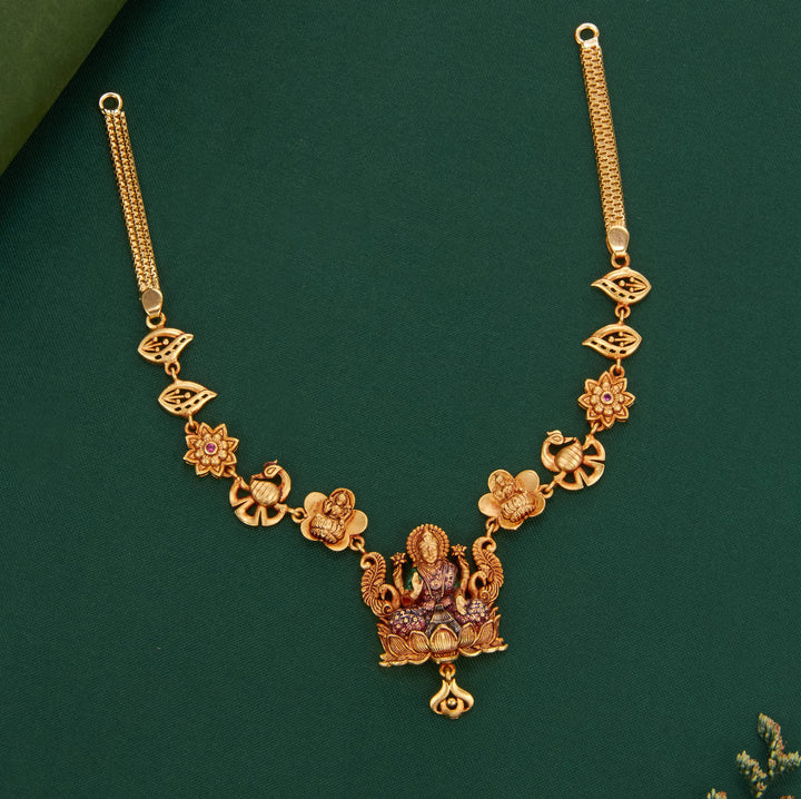 Pranitha Short Necklace
