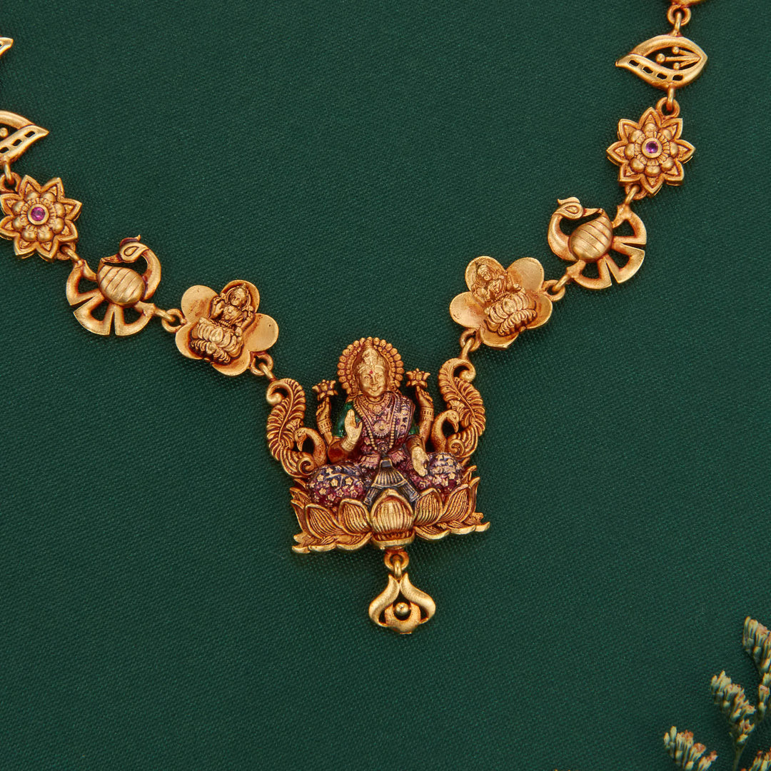 Pranitha Short Necklace