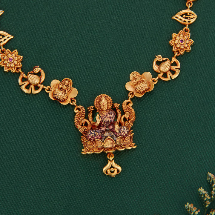 Pranitha Short Necklace