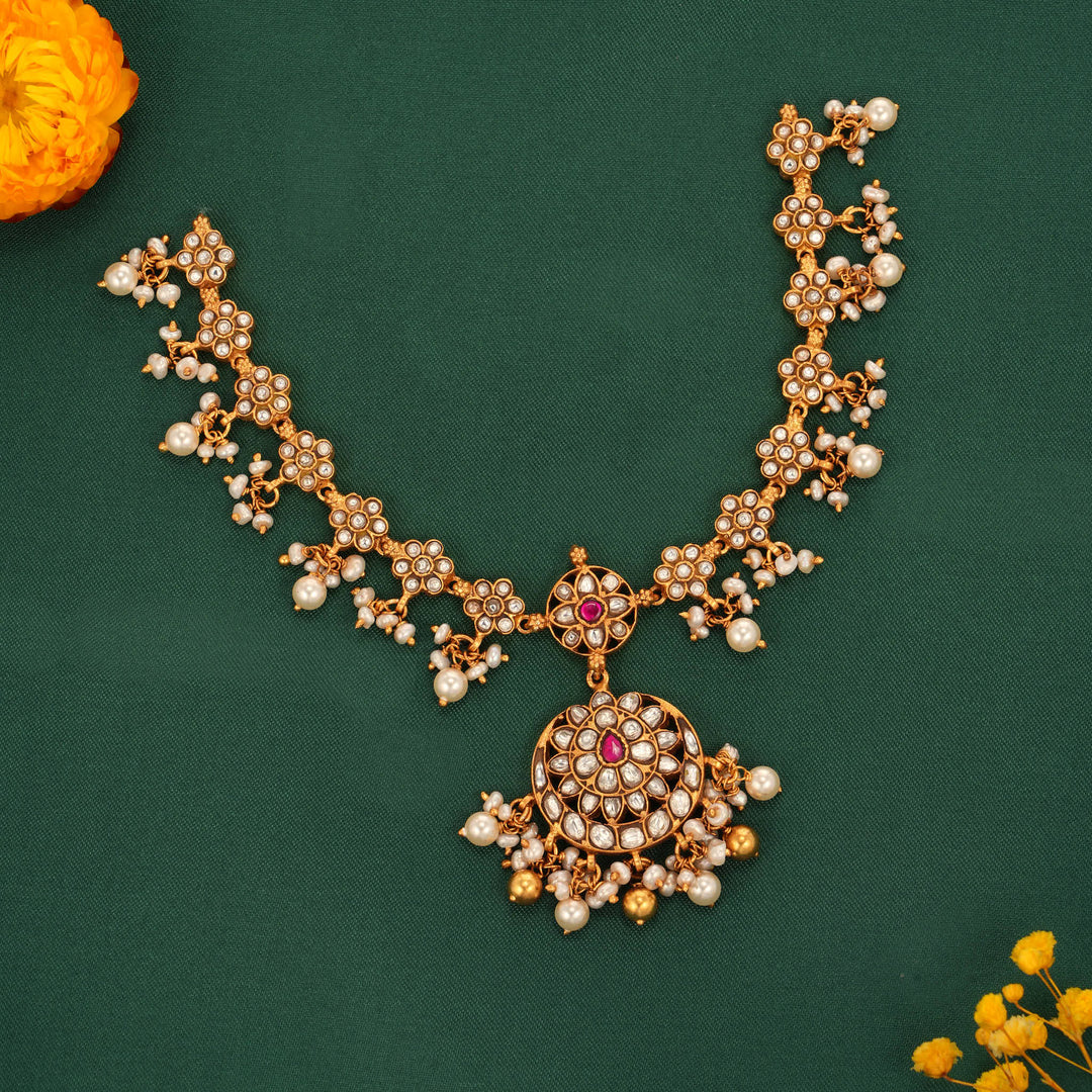 Ayvika Kundan Short Necklace