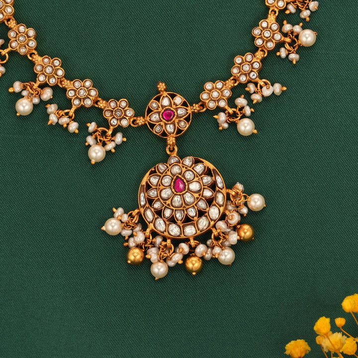 Ayvika Kundan Short Necklace