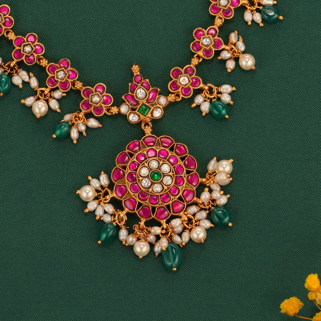 Ranvitha Kundan Short Necklace