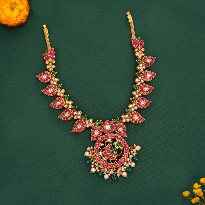 Sreshta Kundan Short Necklace