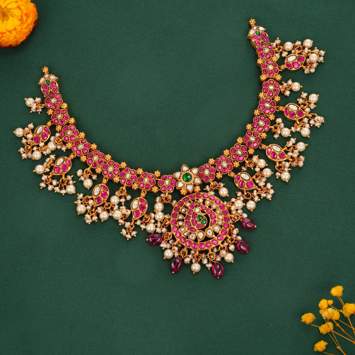 Eshita Kundan Short Necklace
