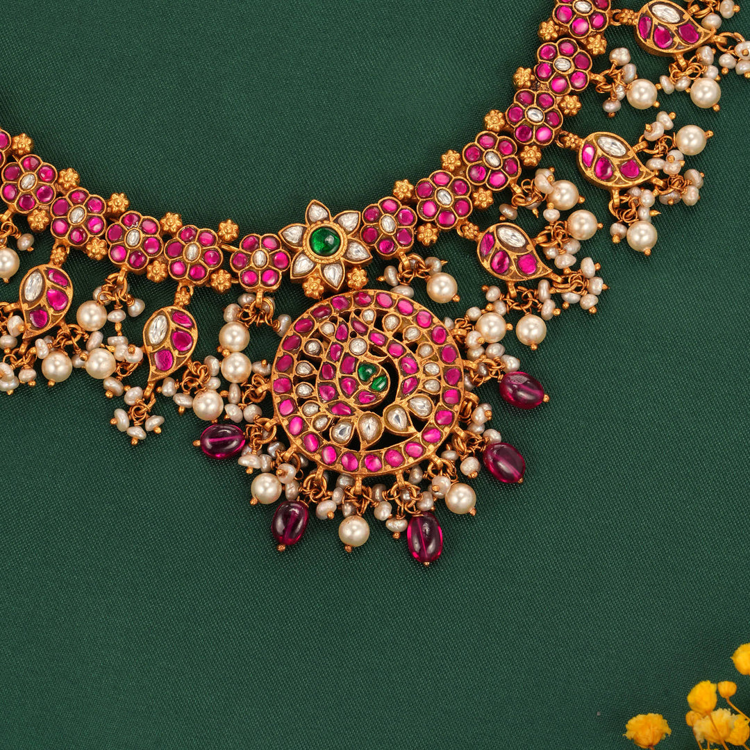 Eshita Kundan Short Necklace