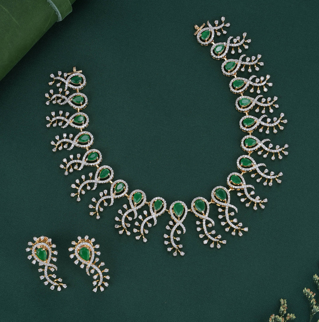 Hestia Short Necklace Set