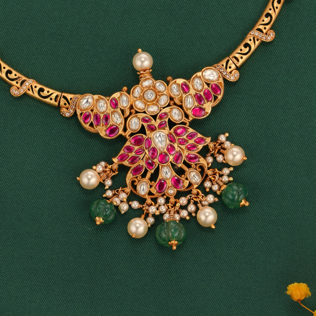 Hridya Kundan Short Necklace