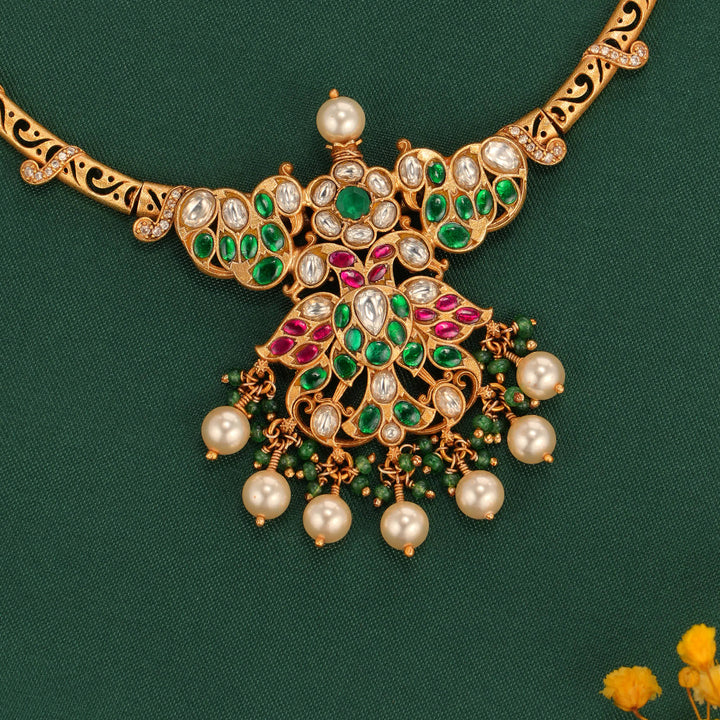 Fantastic Kundan Short Necklace