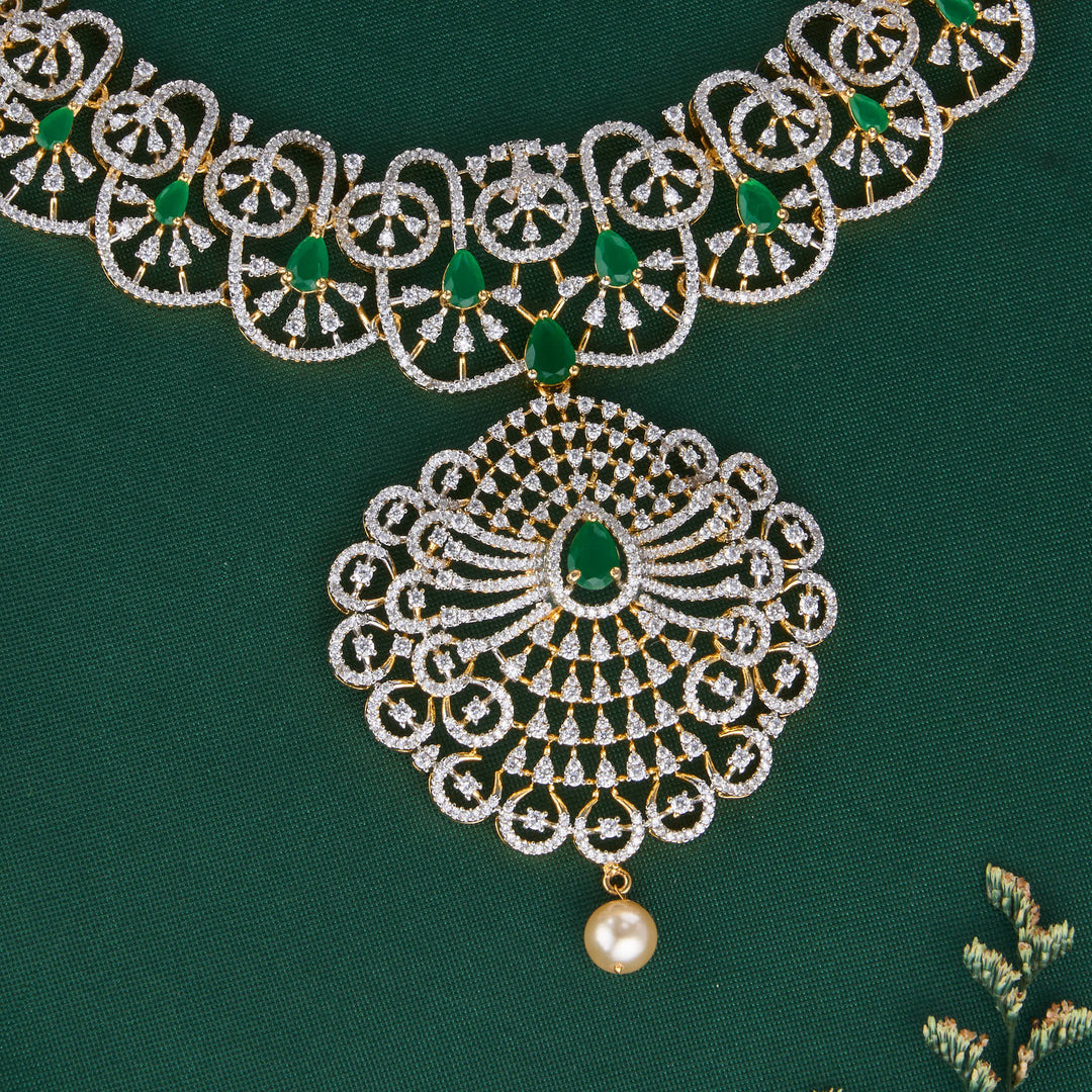 Bruna Short Necklace Set