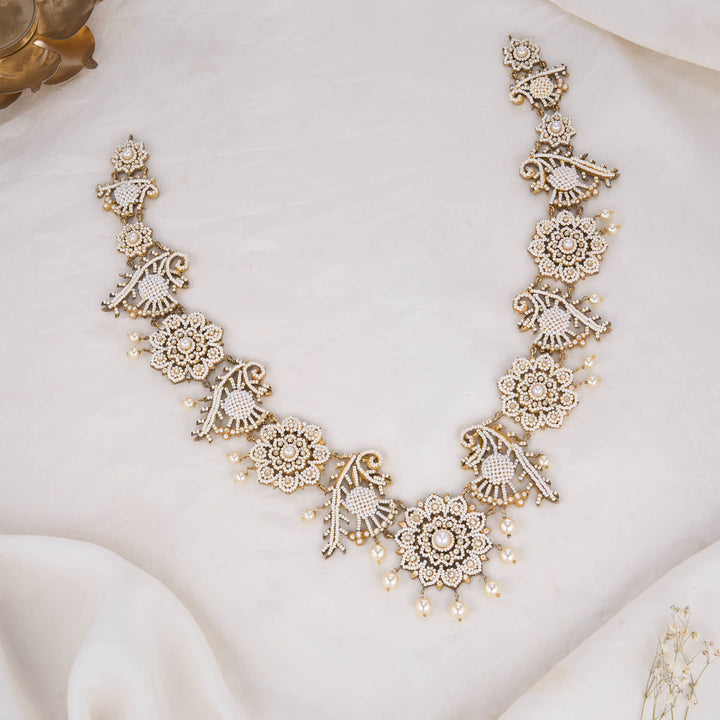 Royal Muse Long Necklace