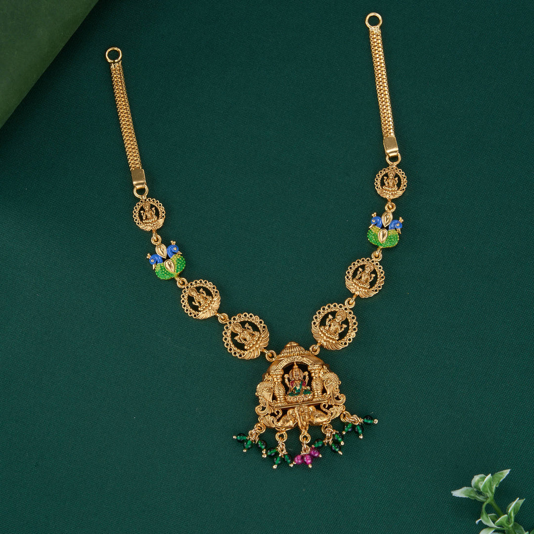 Lavina 3D Spl Short Necklace