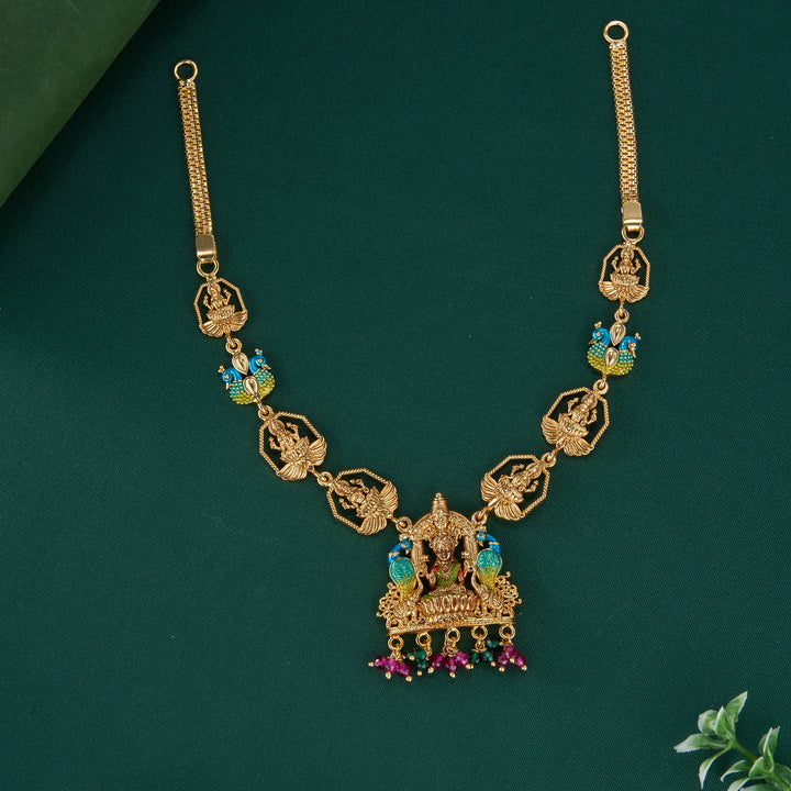 Henisha 3D Spl Short Necklace