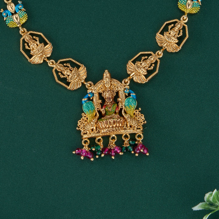 Henisha 3D Spl Short Necklace