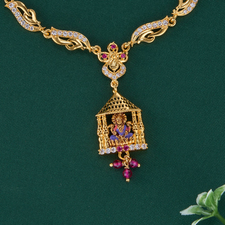 Taahira 3D Spl Short Necklace