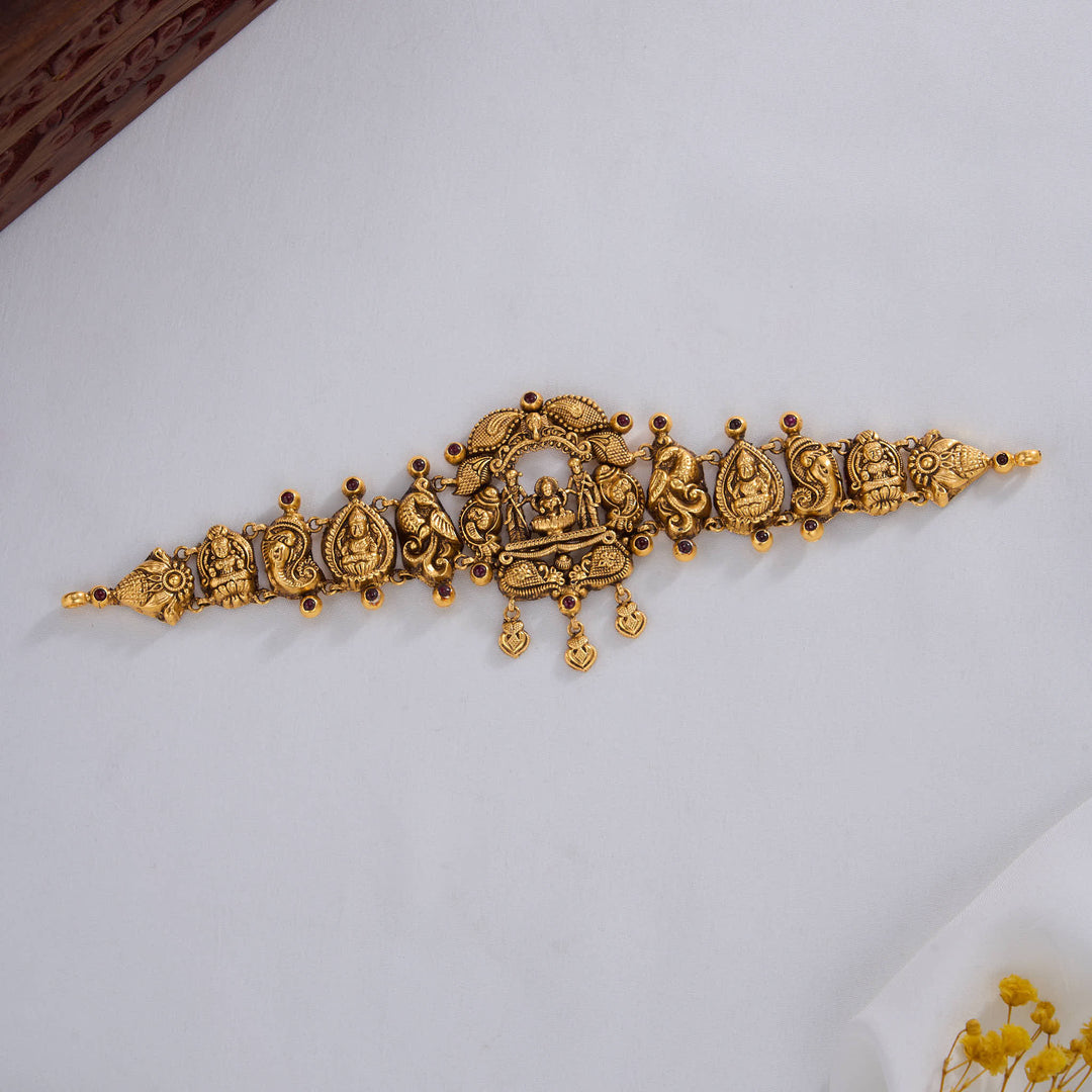 Yukitha Nagas Choker