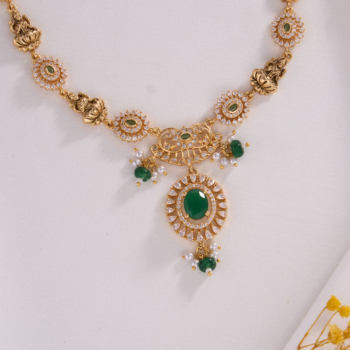 Chic Nagas Short Necklace Set