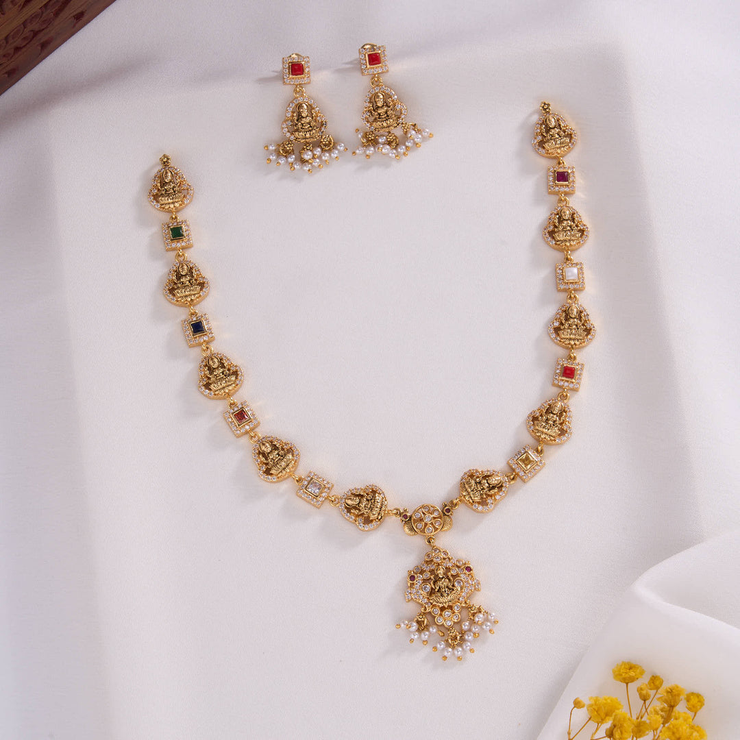 Vibusha Nagas Short Necklace Set