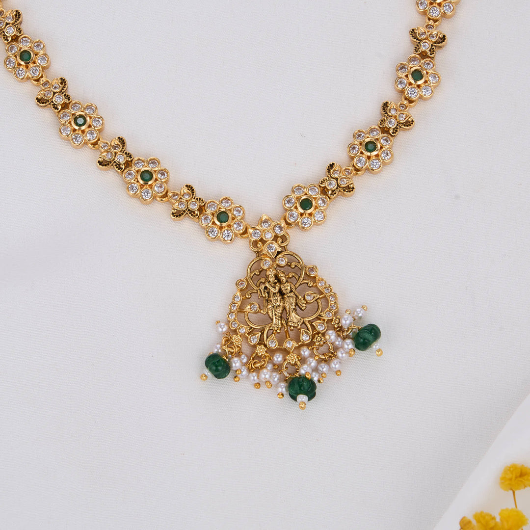 Tenisha Nagas Short Necklace Set