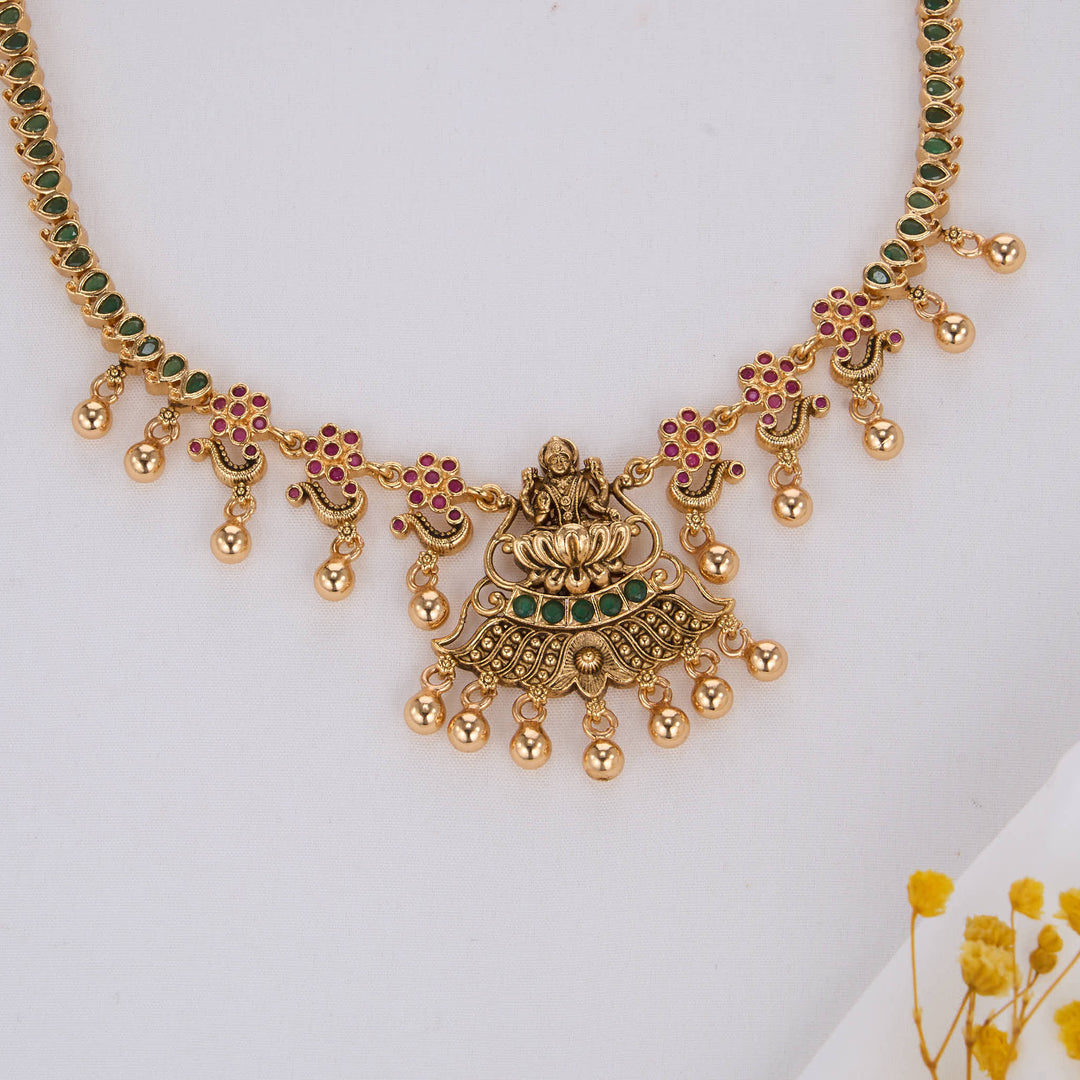 Mahisha Nagas Short Necklace Set