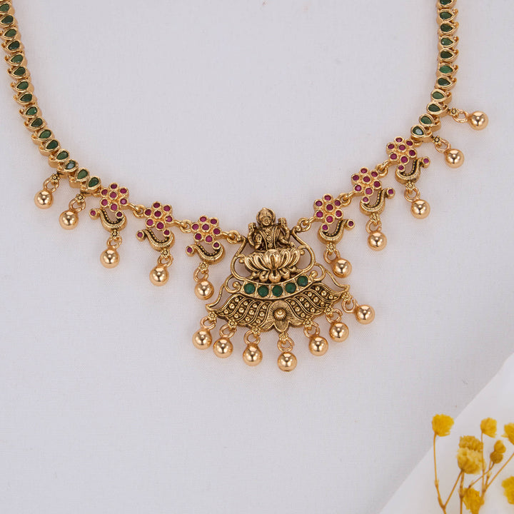 Mahisha Nagas Short Necklace Set