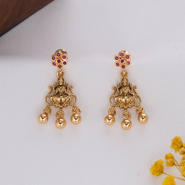 Mahisha Nagas Short Necklace Set