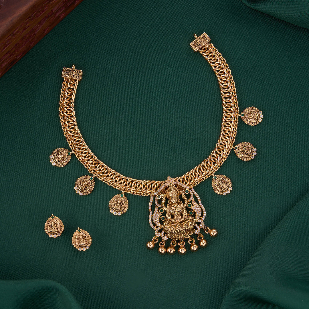 Stunning Nagas Short Necklace Set