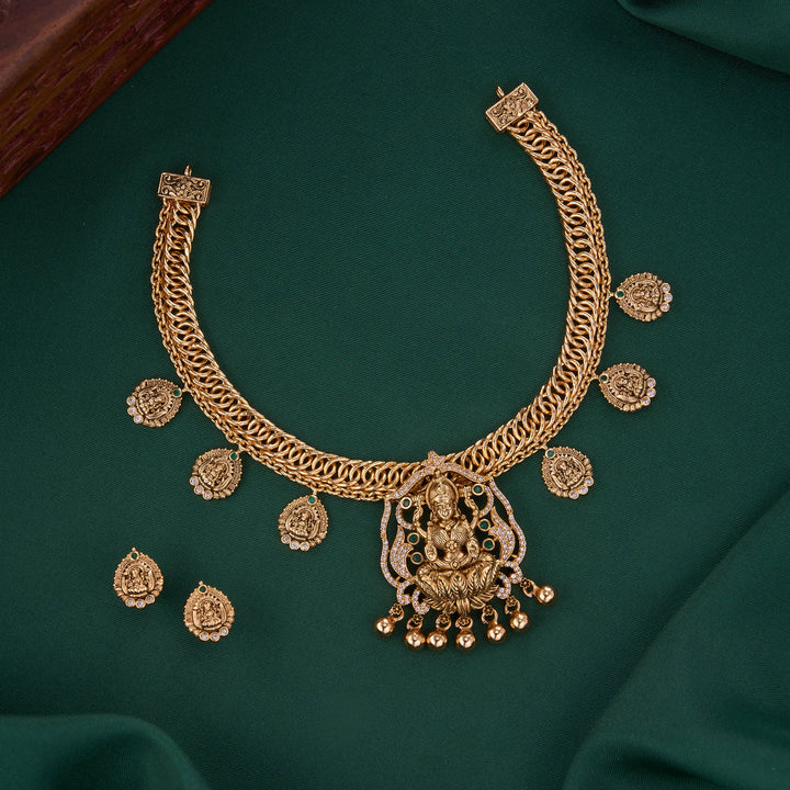 Stunning Nagas Short Necklace Set