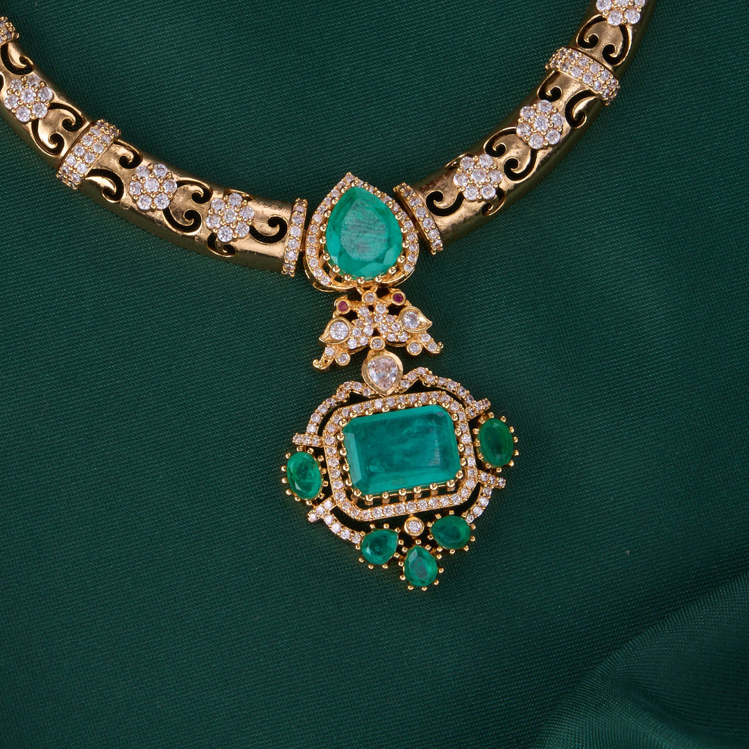 Admirable Vithisha Short Necklace Set