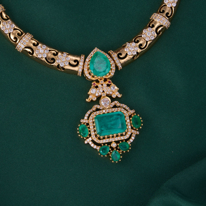 Admirable Vithisha Short Necklace Set