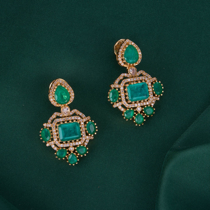 Admirable Vithisha Short Necklace Set