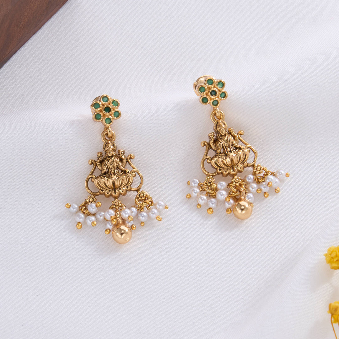Shrisha Nagas Short Necklace Set