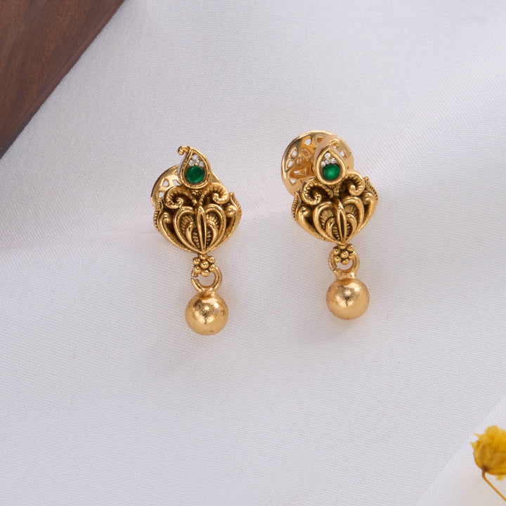 Jashvitha Nagas Short Necklace Set