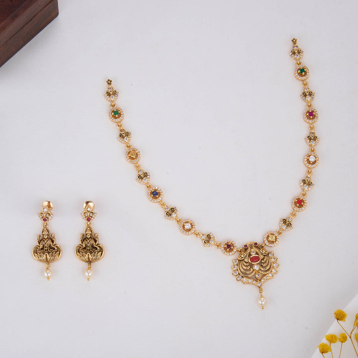 Attarctive Divine Nagas Short Necklace Set