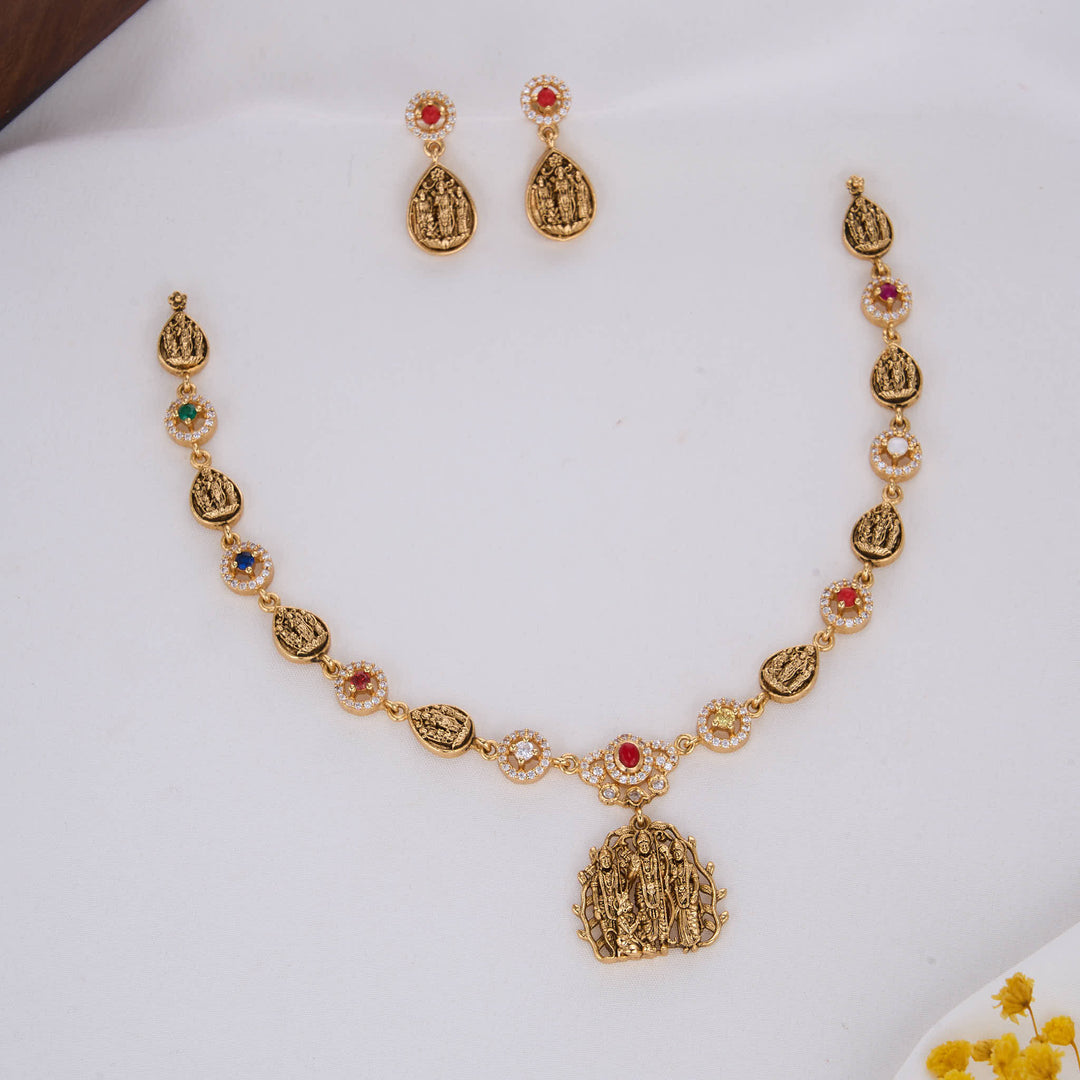 Raziya Nagas Short Necklace Set