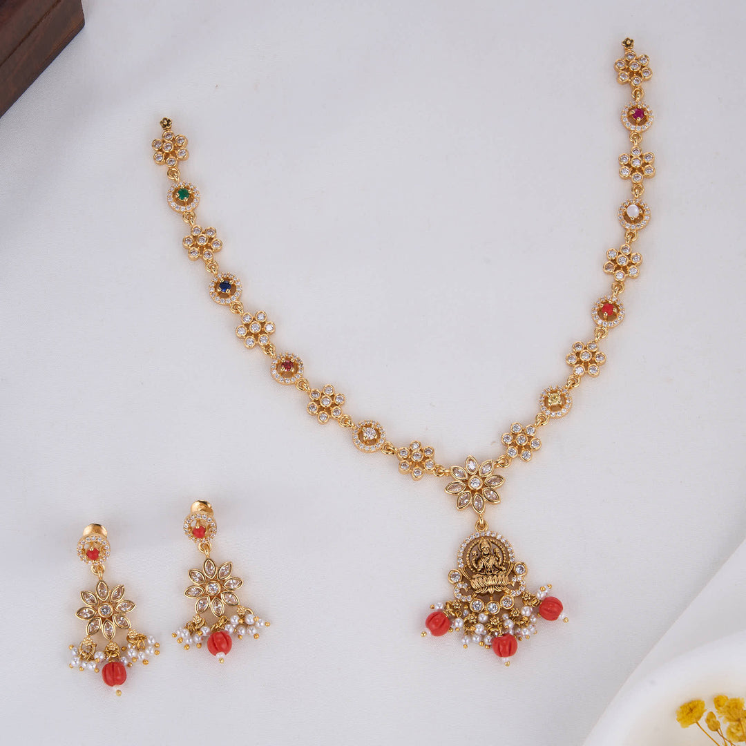 Fascination Nagas Short Necklace Set