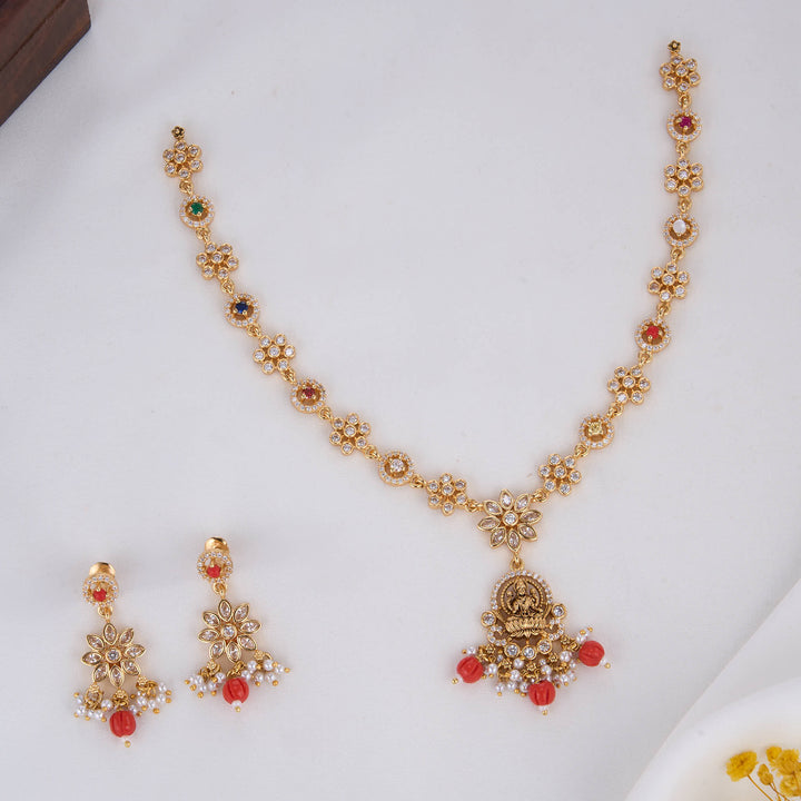 Fascination Nagas Short Necklace Set