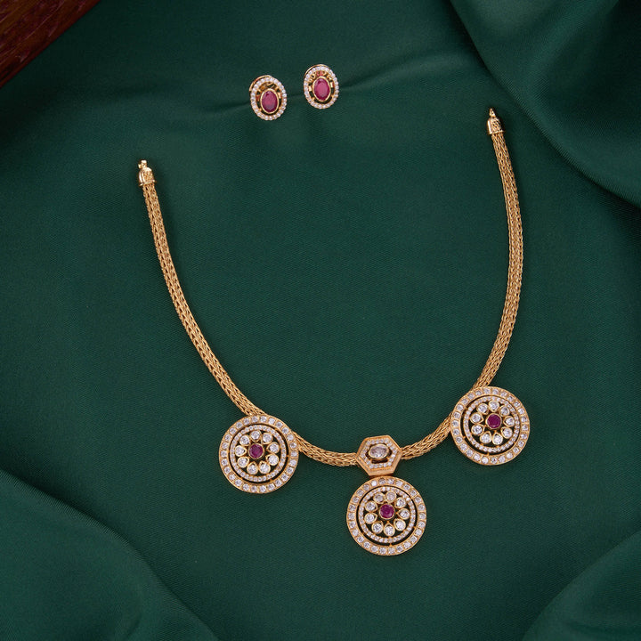 Trendy Glow Short Necklace Set