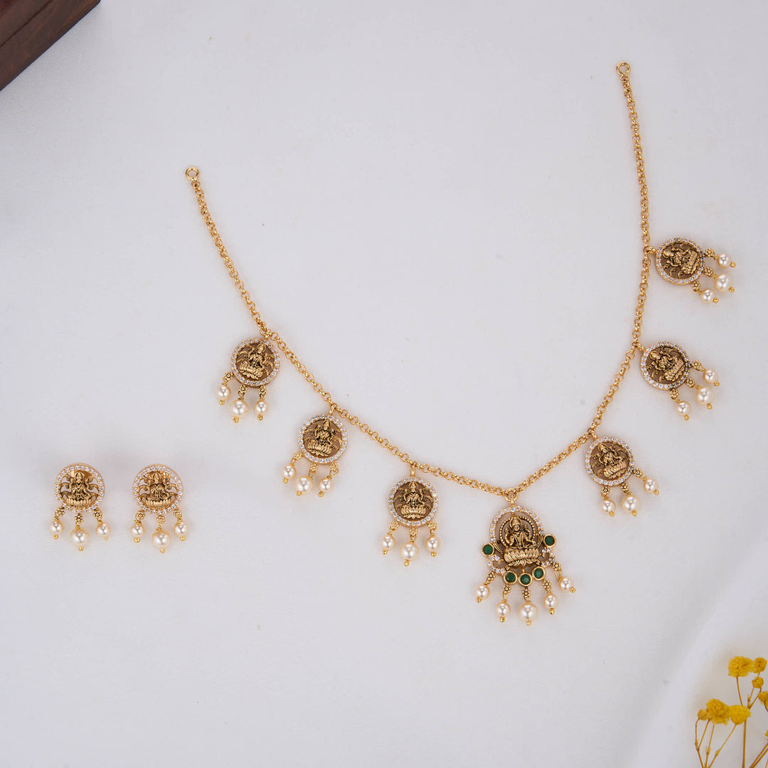 Vishitha Nagas Short Necklace Set